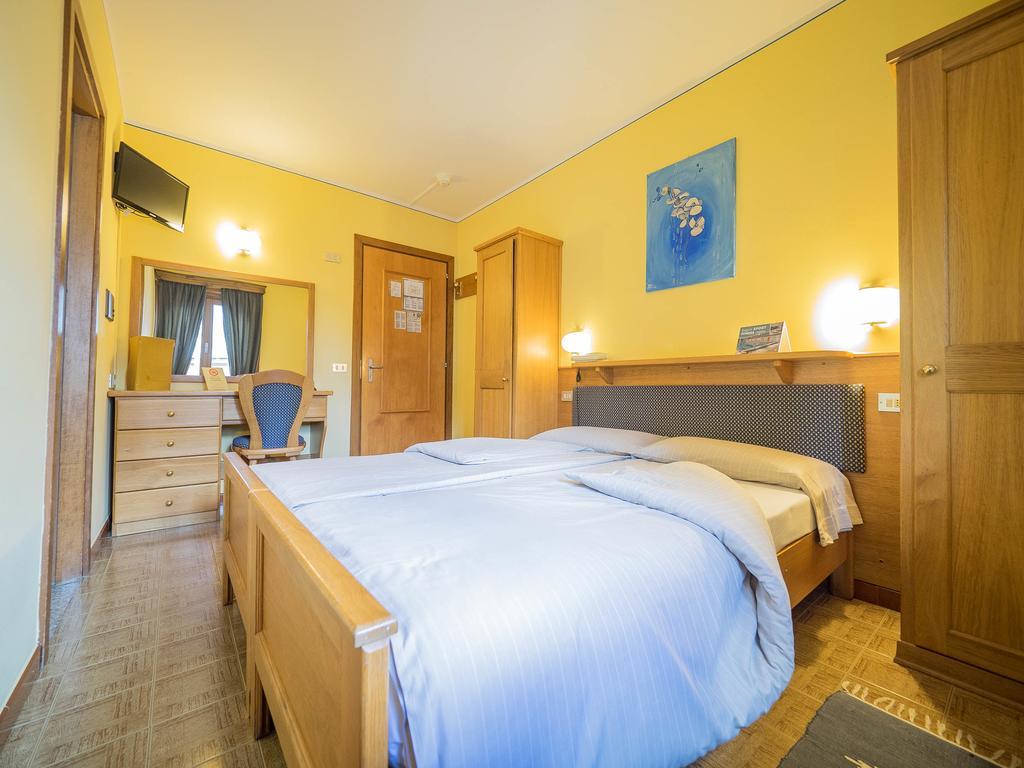 ליביניו Hotel Baita Della Luna מראה חיצוני תמונה